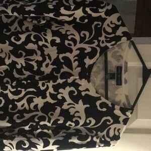 Woman’s Large Karen Scott sweater. Black and white